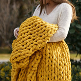 Hooux Chenille Chunky Knit Blanket Handmade Warm Cozy Blanket Soft Breathable Fleece Banket Christmas Thick and Giant Yarn Throws