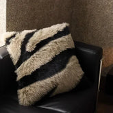 Hooux High-end Fluffy Faux Fox Fur Throw Pillows Decor Home High Quality Plush Back Cushion for Sofa Bed Chair Super Soft Cushion Cozy