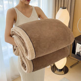 Hooux IEncrypted Carved Velvet Autumn Winter Warm Sofa Blanket Soft Comfortable Warmth Bed Blankets Throw Fluffy Breathable Bed Sheets