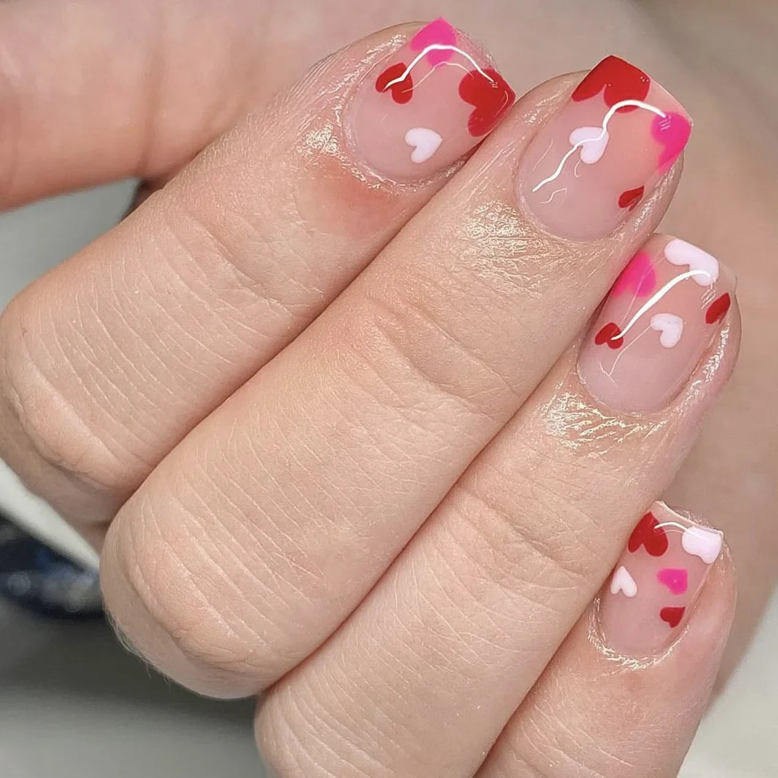 Hooux 24Pcs Simple Square Head Press on Fake Nails with Glue Short French Nails Set Colorful Heart-shaped Pattern Design False Nail